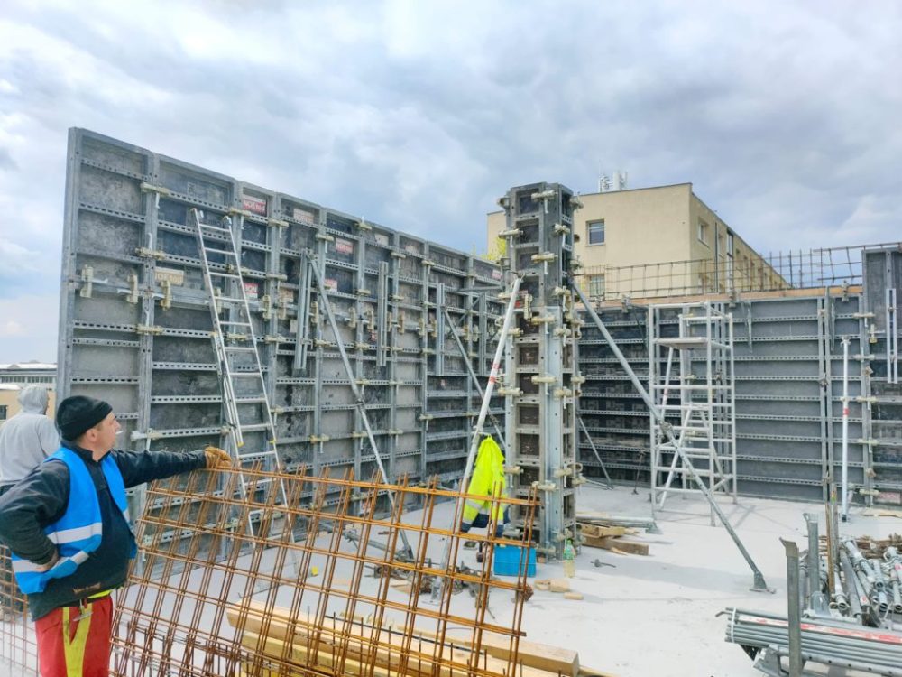 Budynek usługowy z centrum diagnostycznym w Opolu — konstrukcja żelbetowa